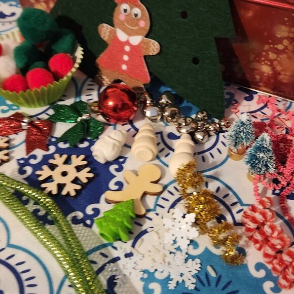 Christmas sensory bin handmade add ins Xmas tree gingerbread snowflake ornament - Picture 6 of 11